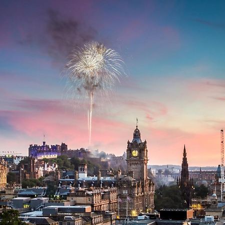 Pass The Keys Central Spacious Flat At Royal Mile エディンバラ エクステリア 写真